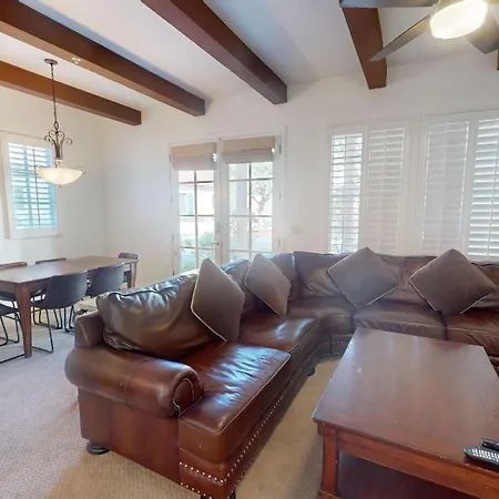 Lv214 Convenient Downstairs 2 Bed Legacy Villa